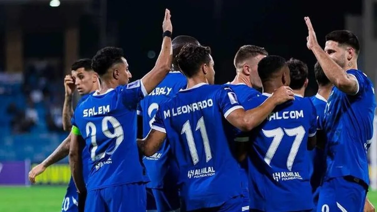 قمة الكلاسيكو.. موعد مباراة الهلال والأهلي وترددات القنوات الناقلة في الدوري السعودي
